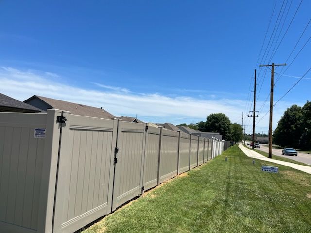 vinyl fencing